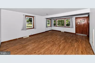 2021 Holly Neck, Baltimore, MD 21221 - Photo 3