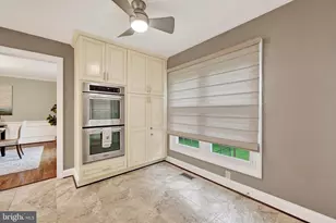 14210 Greencroft Ln, Cockeysville, MD 21030 - Photo 17