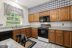 16 Hewetson Ct, Lutherville Timonium, MD 21093 - Photo 11