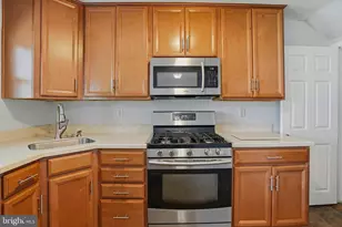 33 Bladen Rd, Baltimore, MD 21221 - Photo 13