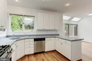 67 Taverngreen Ct, Baltimore, MD 21209 - Photo 17