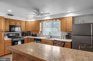 5608 Huntsmoor Rd, Baltimore, MD 21227 - Photo 17