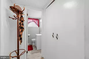 5608 Huntsmoor Rd, Baltimore, MD 21227 - Photo 9
