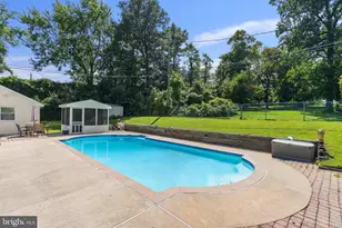 5608 Huntsmoor Rd, Baltimore, MD 21227 - Photo 37
