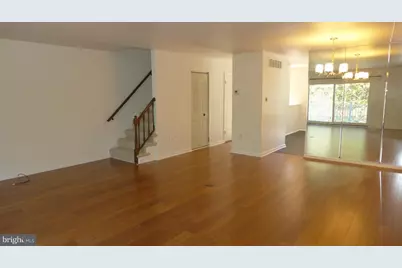 23 Valley Crossing Circle, Cockeysville, MD 21030 - Photo 5