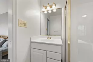 22 Alanbrooke Ct, Towson, MD 21204 - Photo 21