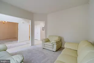 221 Seamaster Rd, Essex, MD 21221 - Photo 9