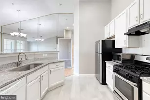 3021 Hunting Ridge Dr, Owings Mills, MD 21117 - Photo 9