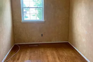 907 Stormont Cir, Baltimore, MD 21227 - Photo 11