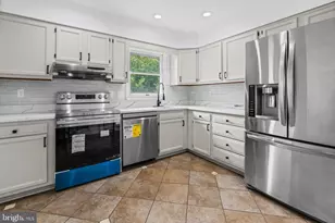 1317 Roxboro Rd, Baltimore, MD 21237 - Photo 7