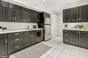 25 Stonehenge Cir, Pikesville, MD 21208 - Photo 7
