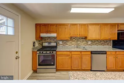913 Regina Drive, Baltimore, MD 21227 - Photo 7