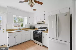 8113 Glen Gary Rd, Towson, MD 21286 - Photo 11
