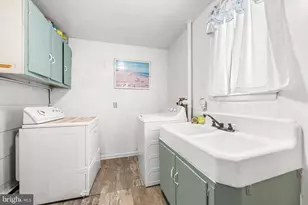 8011 Shore Rd, Baltimore, MD 21219 - Photo 31