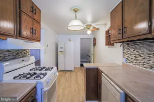 1021 Foxchase Ln, Essex, MD 21221 - Photo 19