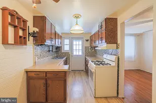 1021 Foxchase Ln, Essex, MD 21221 - Photo 17