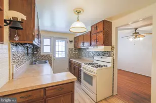 1021 Foxchase Ln, Essex, MD 21221 - Photo 15