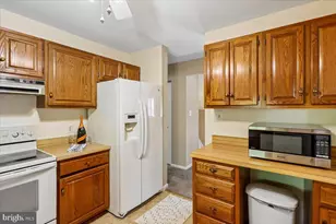 146 Holly Cir, Baltimore, MD 21221 - Photo 9