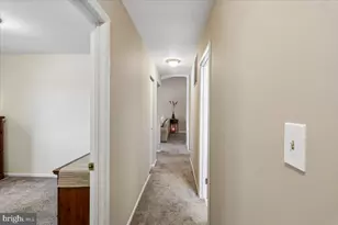 146 Holly Cir, Baltimore, MD 21221 - Photo 11
