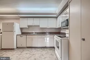 37 Stonehenge Cir, Pikesville, MD 21208 - Photo 13
