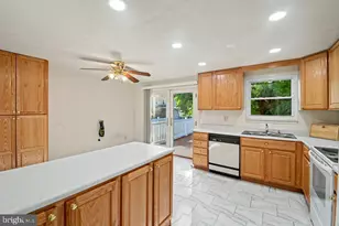 8805 Goldentree Ln, Baltimore, MD 21221 - Photo 11