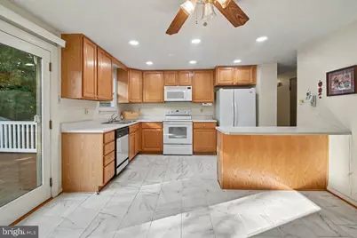 8805 Golden Tree Lane, Baltimore, MD 21221 - Photo 9
