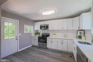 7665 Old Battle Grove Rd, Baltimore, MD 21222 - Photo 13