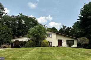 11 Valley Glen Ct, Reisterstown, MD 21136 - Photo 1
