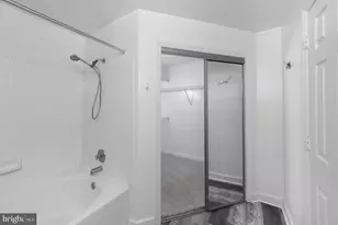6832 Hayley Ridge Way, Baltimore, MD 21209 - Photo 15