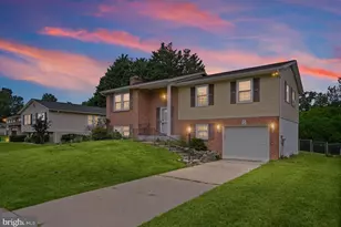8 Slate Mills Ct, Catonsville, MD 21228 - Photo 1
