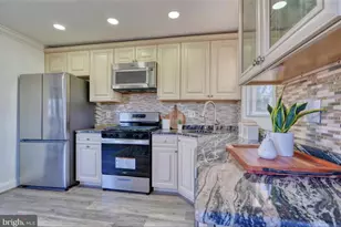 701 Platinum Ave, Essex, MD 21221 - Photo 9