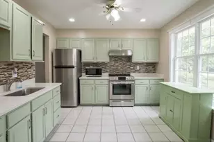 258 Green Fern Way, Halethorpe, MD 21227 - Photo 3