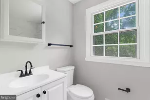 1023 Breezewick Rd, Towson, MD 21286 - Photo 25