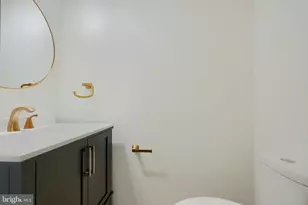 2020 Masters Dr, Baltimore, MD 21209 - Photo 17