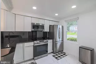 9 Stillwood Cir, Nottingham, MD 21236 - Photo 5