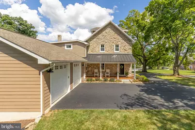 1102 Dulaney Gate Circle, Cockeysville, MD 21030 - Photo 5