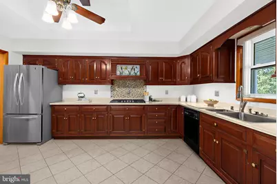2426 Wythe Avenue, Baltimore, MD 21219 - Photo 13
