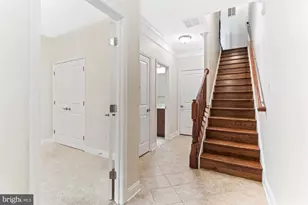 61 Linden Pl, Towson, MD 21286 - Photo 5