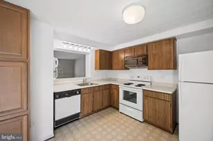 24 Primrose Ct, Baltimore, MD 21234 - Photo 9