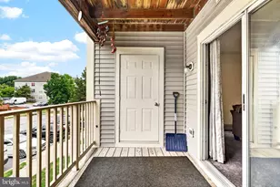 8809 Stoneridge Cir, Pikesville, MD 21208 - Photo 23