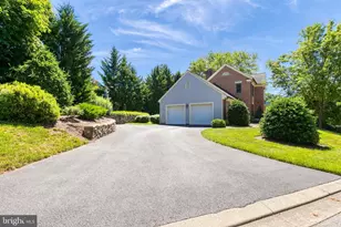 25 Dembeigh Hill Cir, Baltimore, MD 21210 - Photo 3
