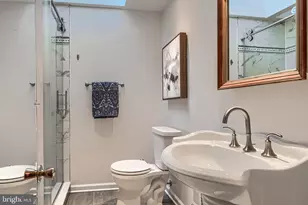 302 Dixie Dr, Towson, MD 21204 - Photo 25