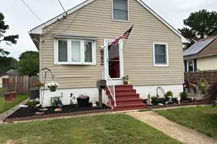942 Woodlynn Rd, Essex, MD 21221 - Photo 1