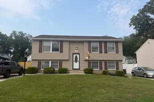 1922 Sue Creek Dr, Essex, MD 21221 - Photo 1