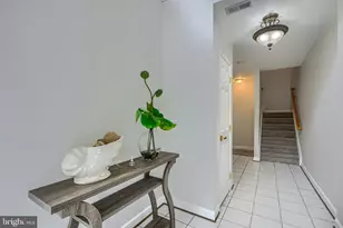 4 Carmichael Ct, Catonsville, MD 21228 - Photo 3