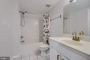4 Carmichael Ct, Catonsville, MD 21228 - Photo 11