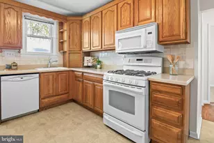 54 Wagners Ln, Essex, MD 21221 - Photo 15