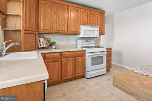 54 Wagners Ln, Essex, MD 21221 - Photo 17