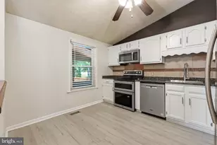 1929 Sue Creek Dr, Baltimore, MD 21221 - Photo 11