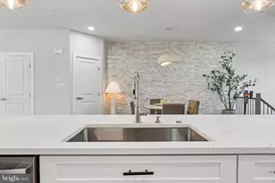 240 Hickory Holw Ct, Cockeysville, MD 21030 - Photo 11